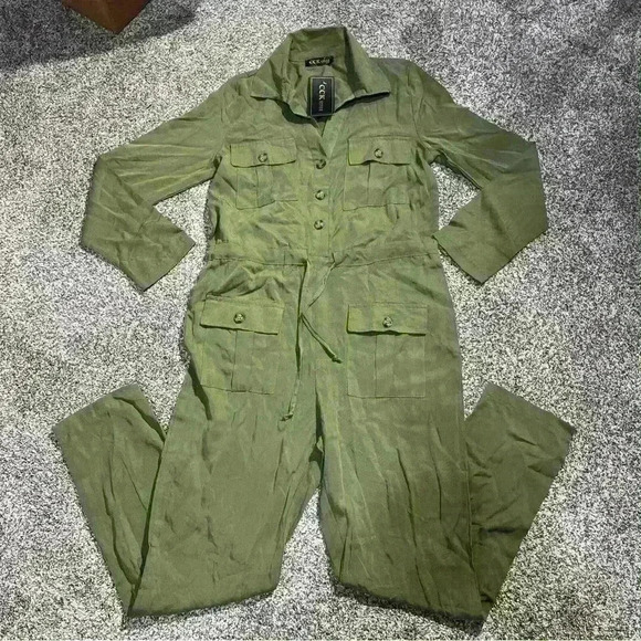 CCK Style Olive Green Parachute Cargo Jumpsuit NWT- Women’s Small/36 - Picture 1 of 11